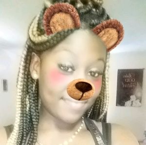 Meet your Posher, Alicia